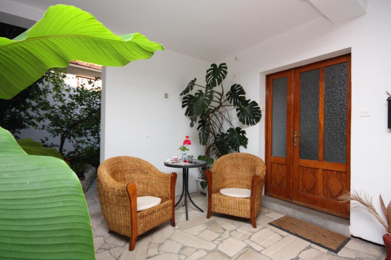 Apartments And Rooms By The Sea Banjol, Rab - 5077 Ngoại thất bức ảnh