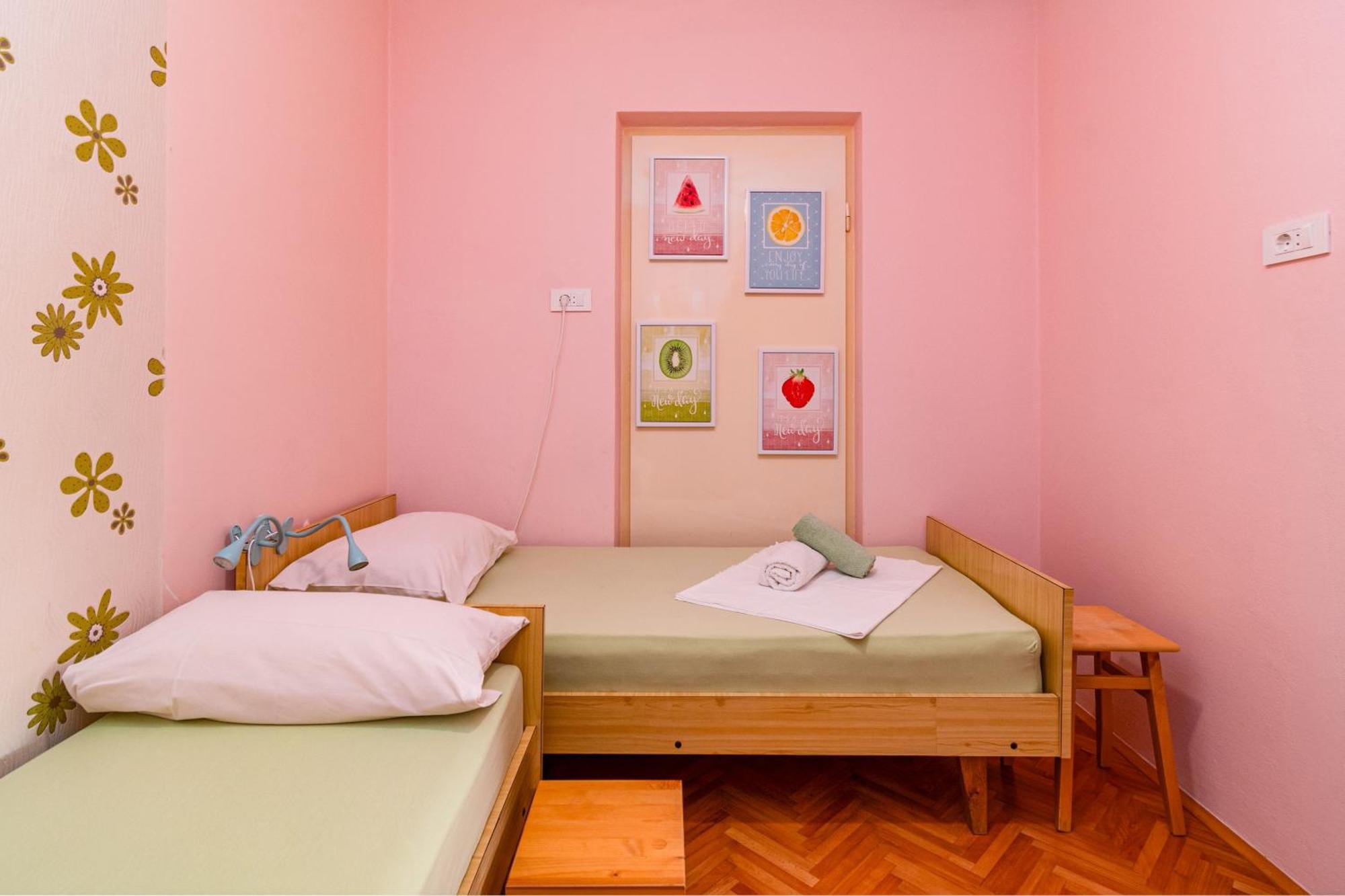Apartments And Rooms By The Sea Banjol, Rab - 5077 Phòng bức ảnh